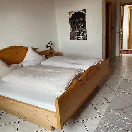 Wein- Und Sekthaus F.b.schönleber Hotel