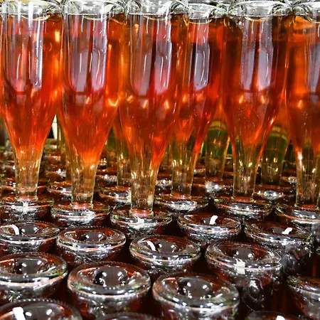 Wein- Und Sekthaus F.b.schoenleber فندق