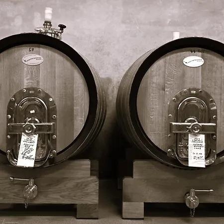 Wein- Und Sekthaus F.b.schoenleber *