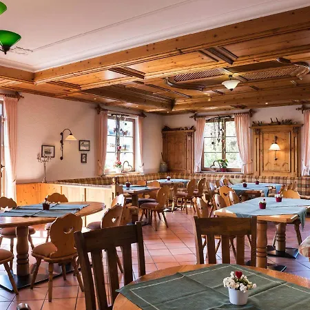 فندق Wein- Und Sekthaus F.b.schoenleber فينكل اوستريش