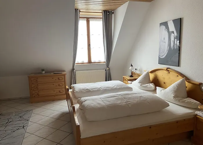 Wein- Und Sekthaus F.b.schoenleber Hotel