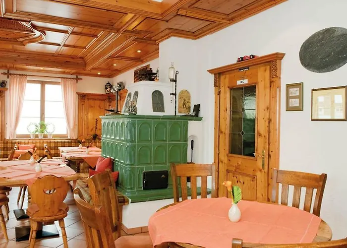 Wein- Und Sekthaus F.b.schoenleber Hotel *